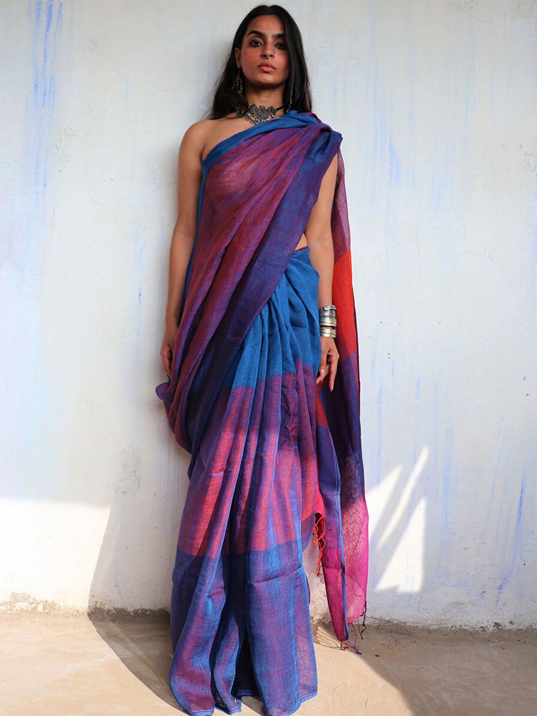 Chidiyaa Blue & Pink Colourblocked Pure Linen Saree Price in India