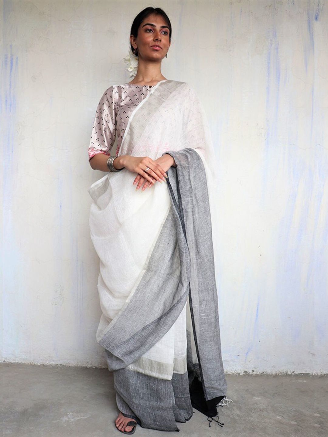Chidiyaa Grey & White Pure Linen Saree Price in India