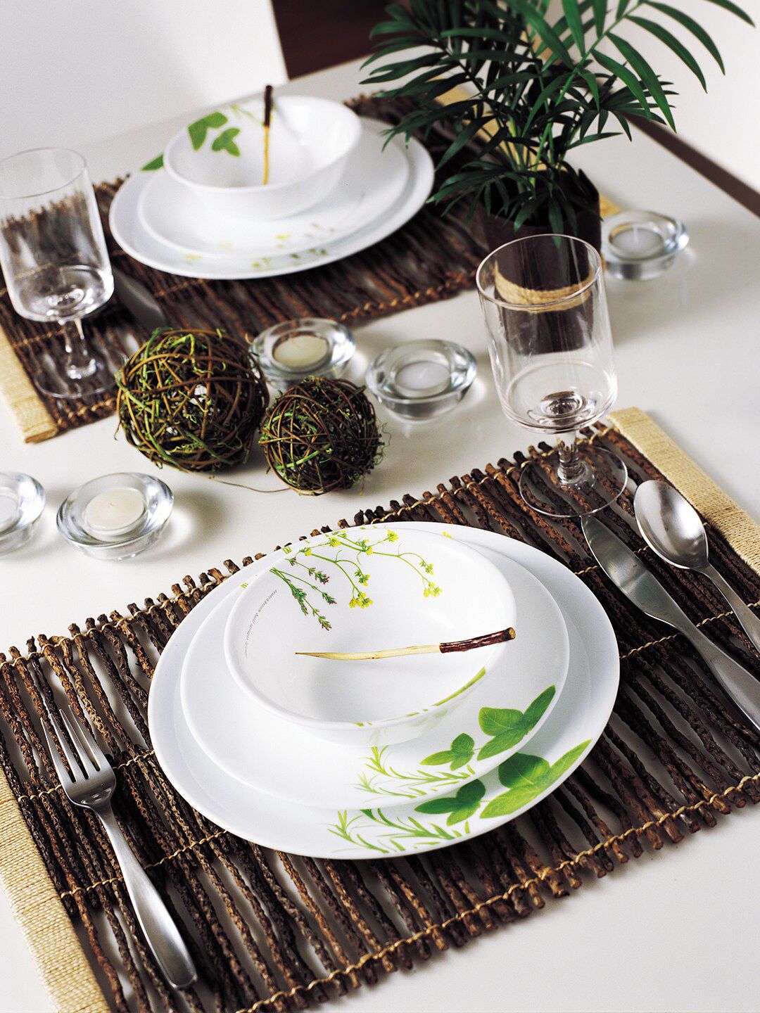 Corelle White & Green 4 Pieces Floral Printed Glossy Dinner Set Price in India