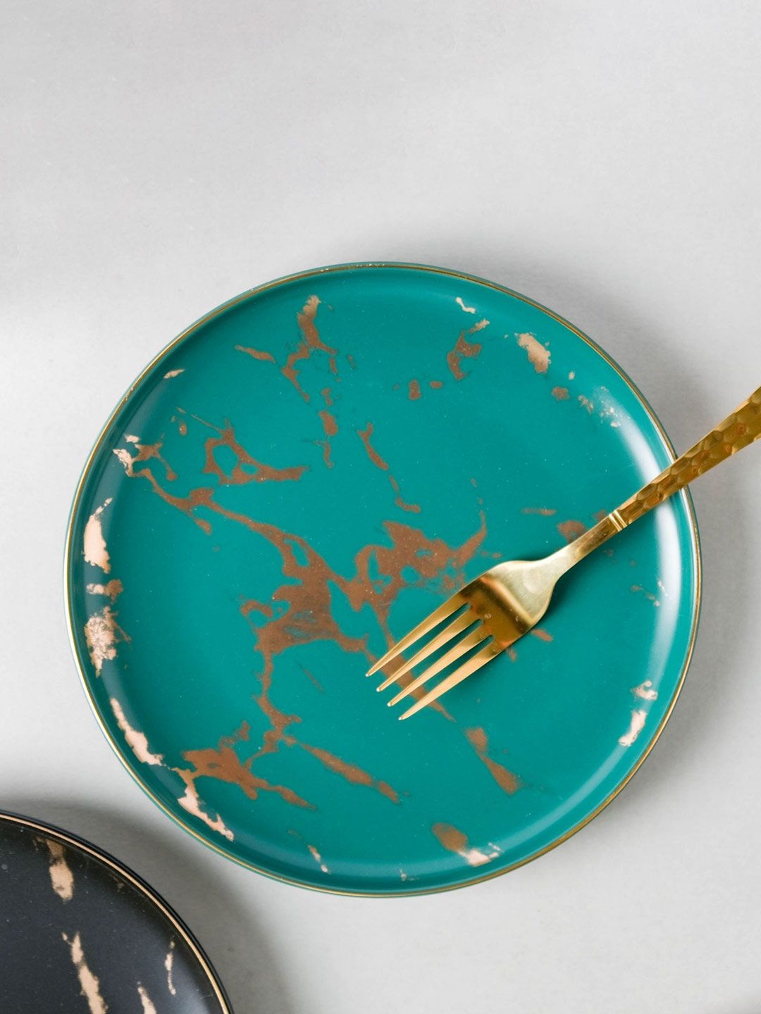 Nestasia Green & Golden Coloured 1 Piece Printed Ceramic Serving Plate Price in India