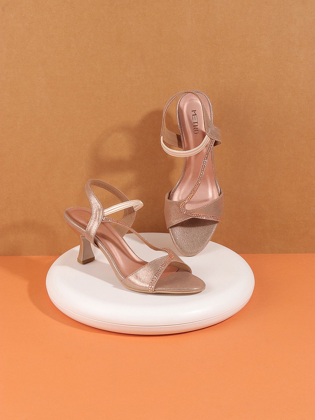 Metro Pink & Gold-Toned Kitten Sandals