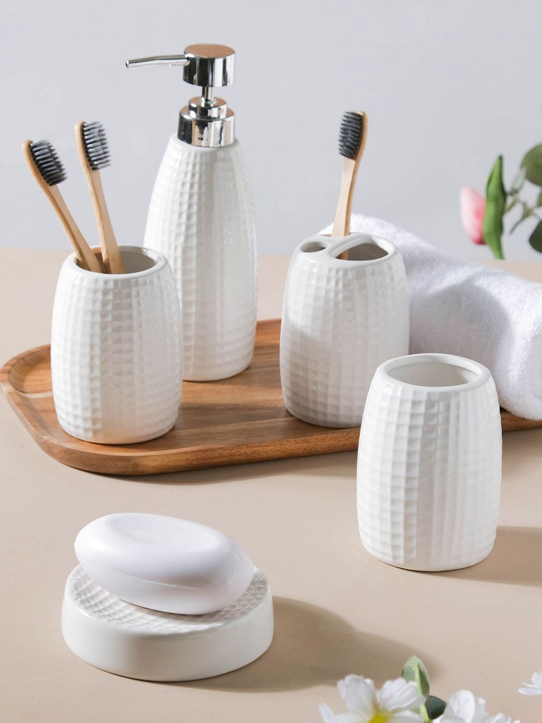Nestasia Set Of 5 White Noelle Texture Ceramic Bathroom Accessories Price in India