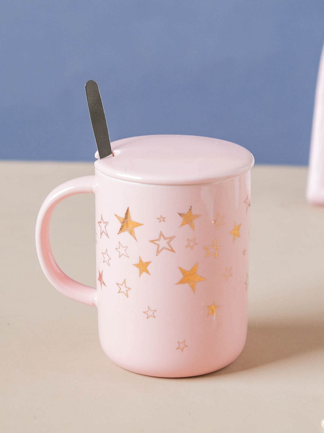 Nestasia Pink Golden Stars Printed Ceramic Mug With Lid & Spoon Price in India