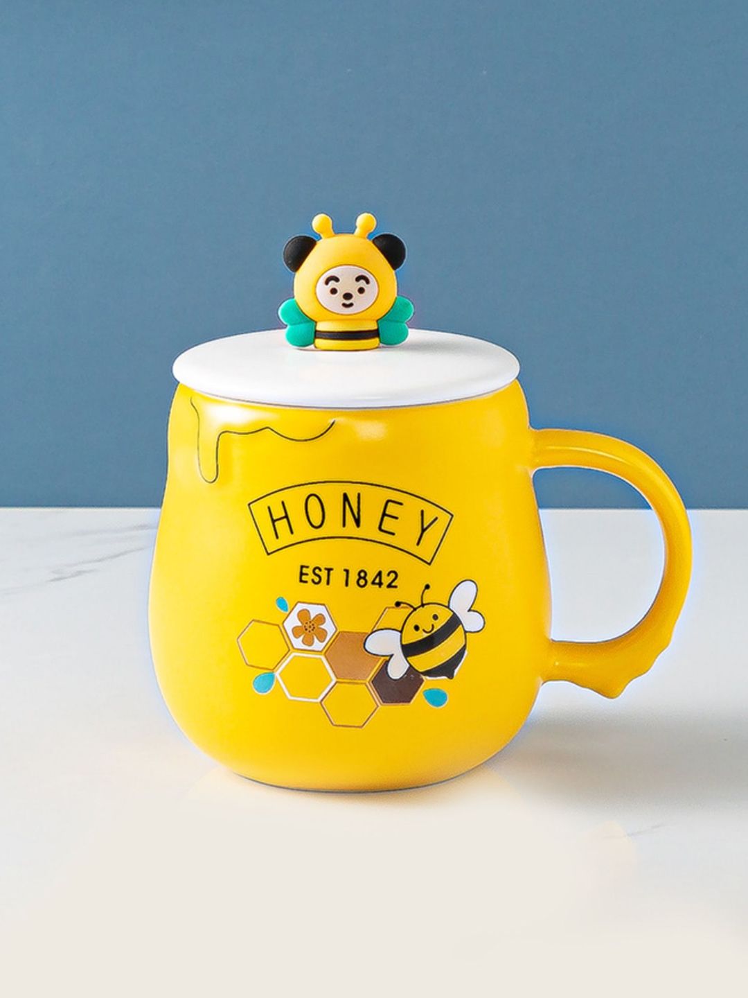 Nestasia Yellow & White Honey Bee Ceramic Coffee Mug with Lid & Spoon Price in India