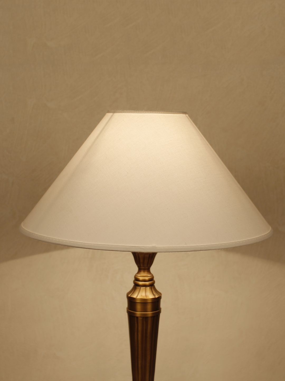 THE LIGHT STORE White Solid Table Top Lamp Shade Price in India