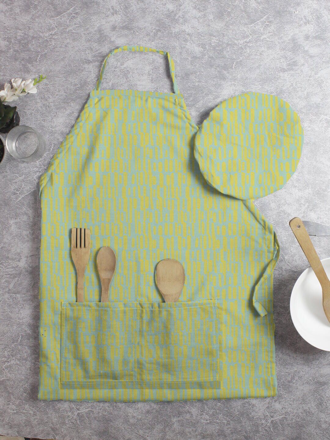 HOUZZCODE Green Solid Aprons Price in India