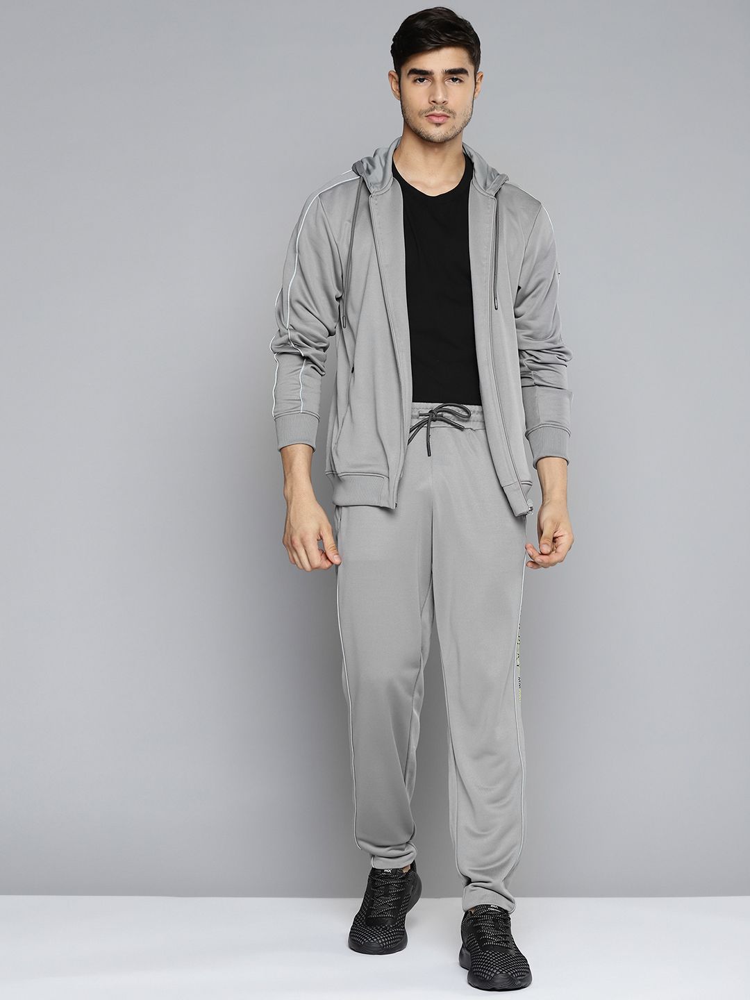 Alcis Men Grey Solid Tracksuit