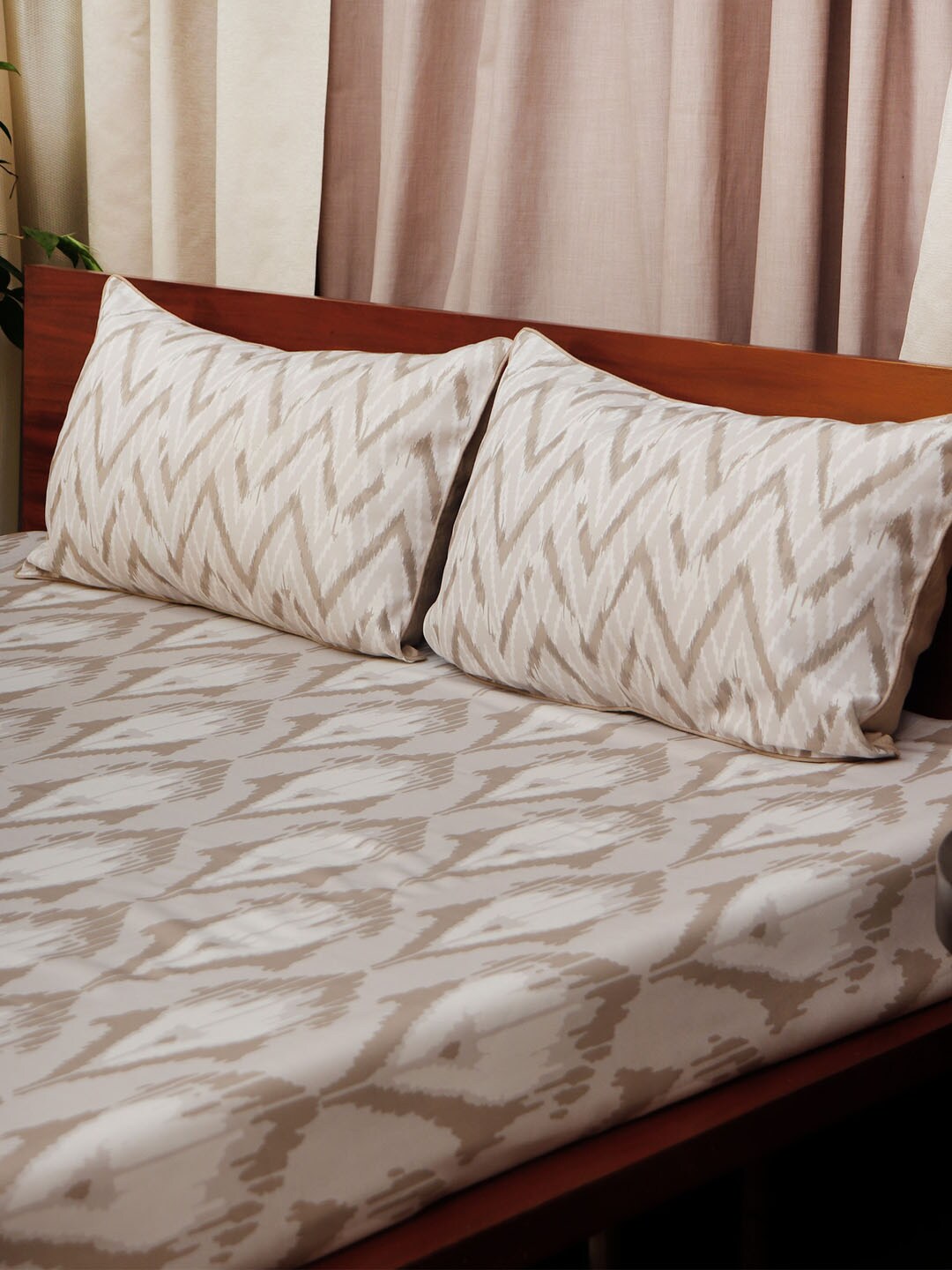 ZEBA Off White & Beige Printed Double Bed Cover With 2 Pillow Covers Price in India