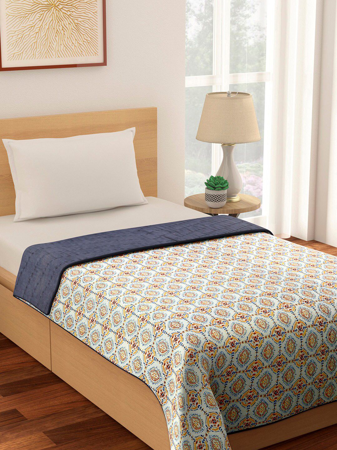 Living scapes by Pantaloons Off White & Navy Blue Floral Mild Winter Single Bed Quilt Price in India