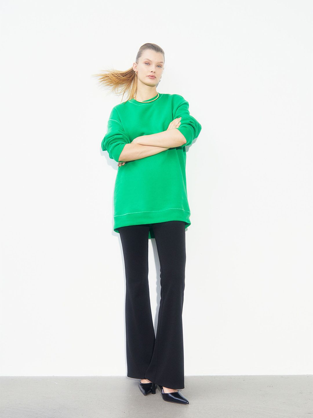H&M Women Green Oversized Sweatshirt Price in India