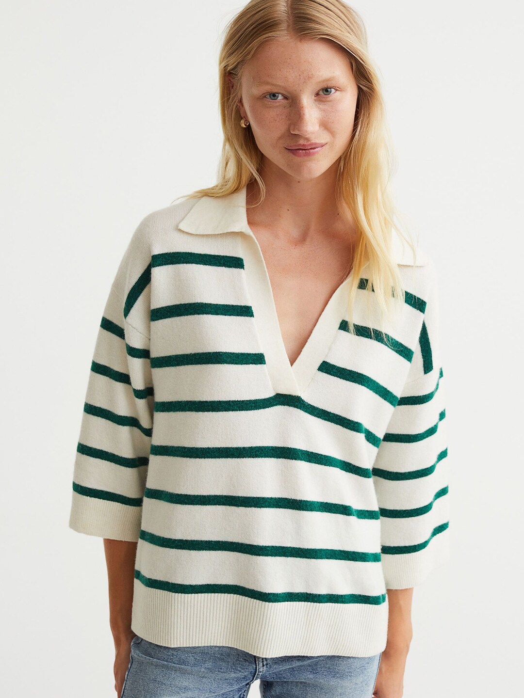 H&M Women White & Green Fine-knit Collared Jumper Price in India