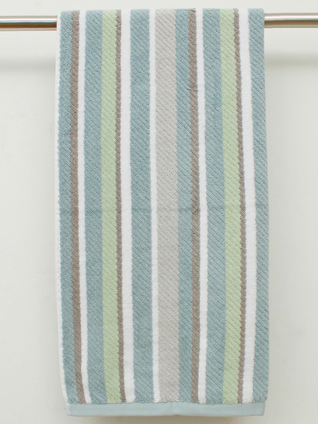 AVI Living Set Of 2 Striped Pure Cotton 600 GSM Bath Towel Price in India