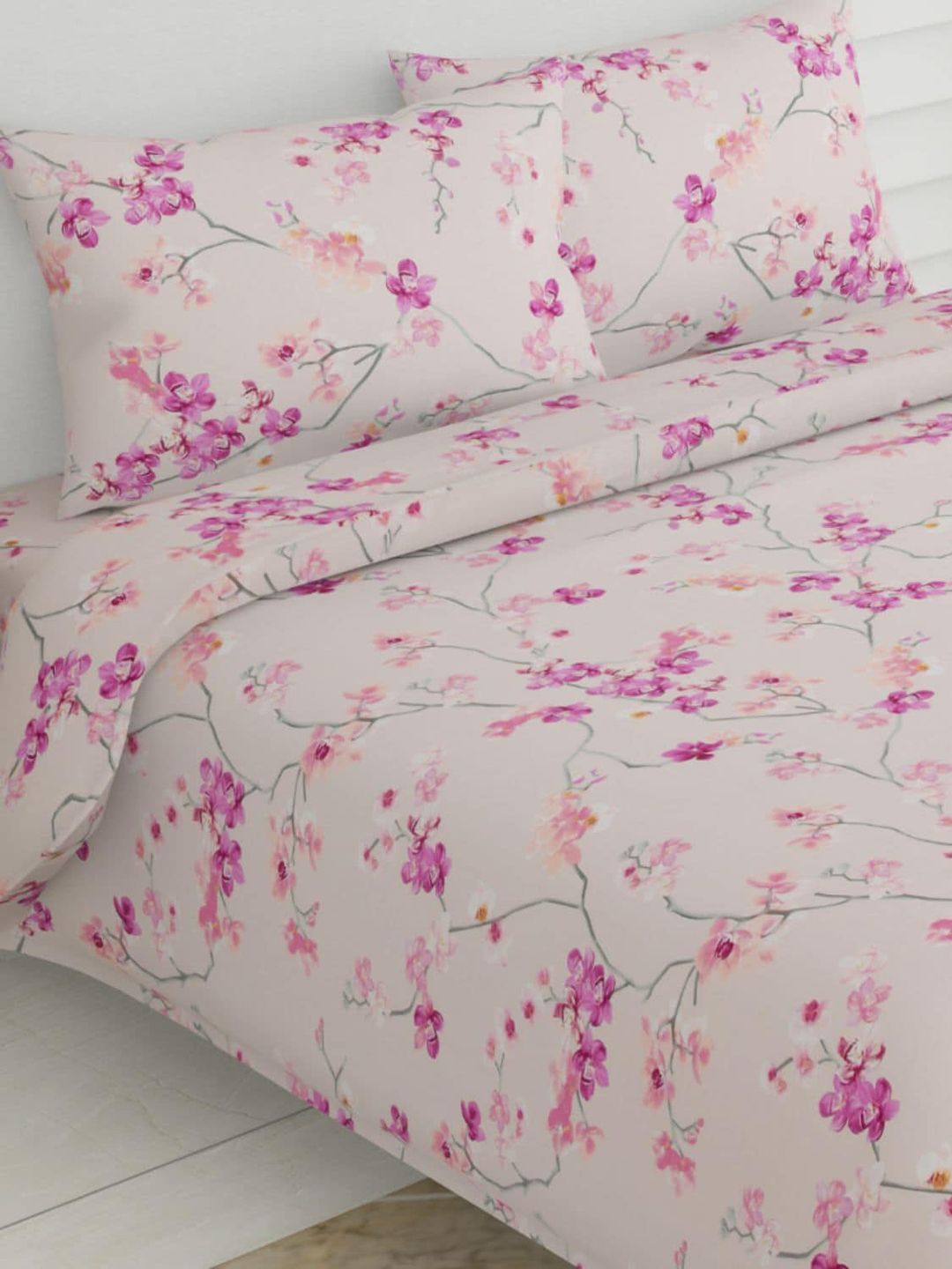 haus & kinder Pink Floral 186 TC Queen Bedsheet with 2 Pillow Covers Price in India