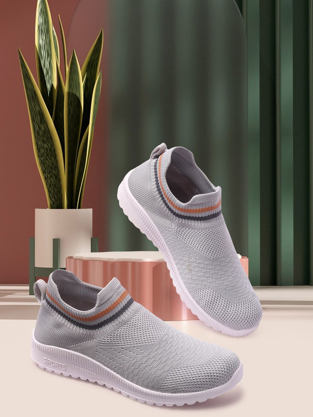 TWIN TOES Women Grey Running Shoes Price in India