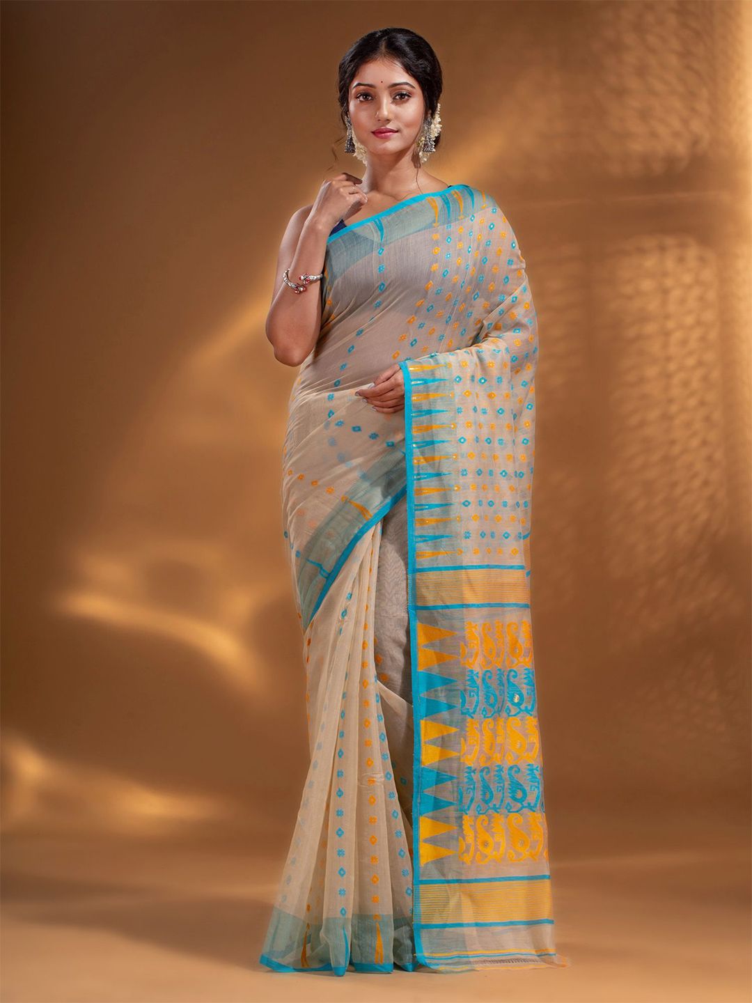 Arhi Off White & Green Woven Design Silk Cotton Jamdani Saree Price in India