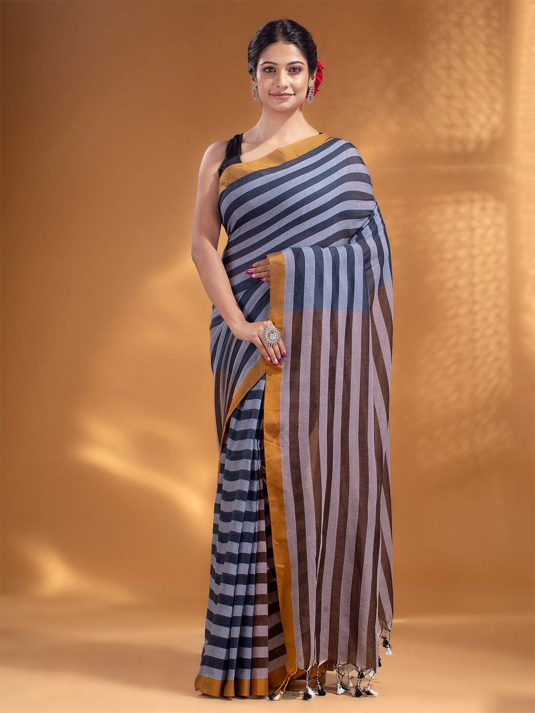 Arhi Black & White Woven Design Zari Pure Cotton Saree Price in India