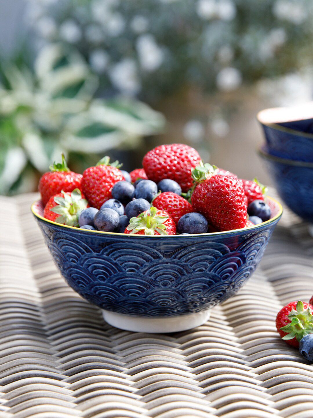 KitchenCraft Blue & Red 1 Pieces Printed Stoneware Glossy Bowls Price in India
