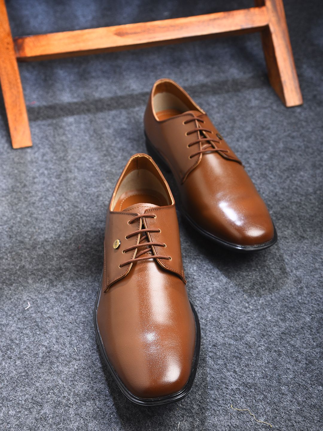 Liberty Men Brown Solid Formal Derbys