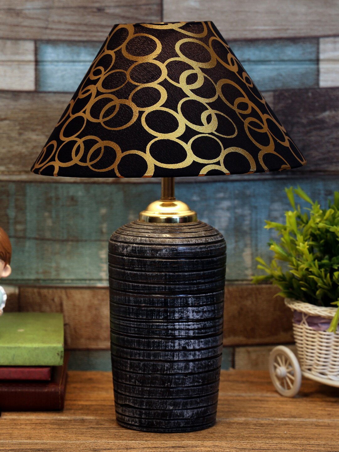 foziq Black & Gold Printed Table Lamp Price in India