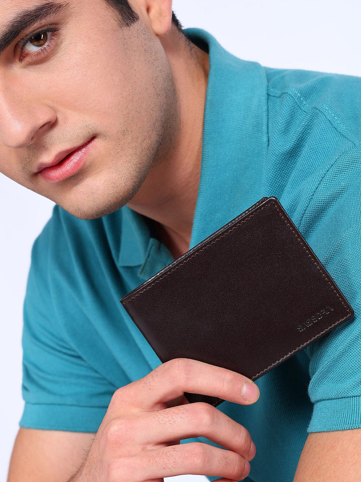 Sassora Unisex Brown Leather Two Fold Wallet