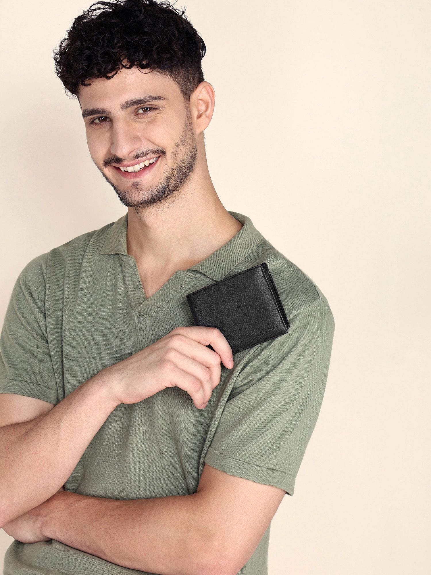 Sassora Unisex Black Leather Two Fold Wallet