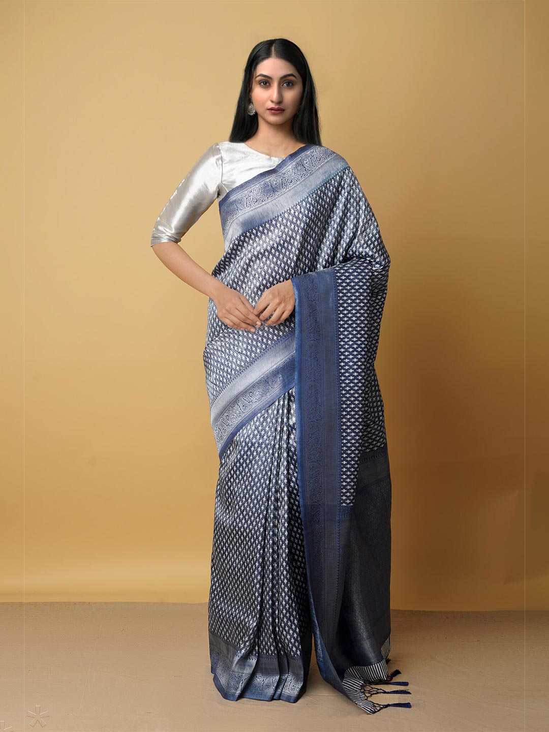 Unnati Silks Navy Blue & Silver-Toned Woven Design Silk Blend Kanjeevaram Saree Price in India
