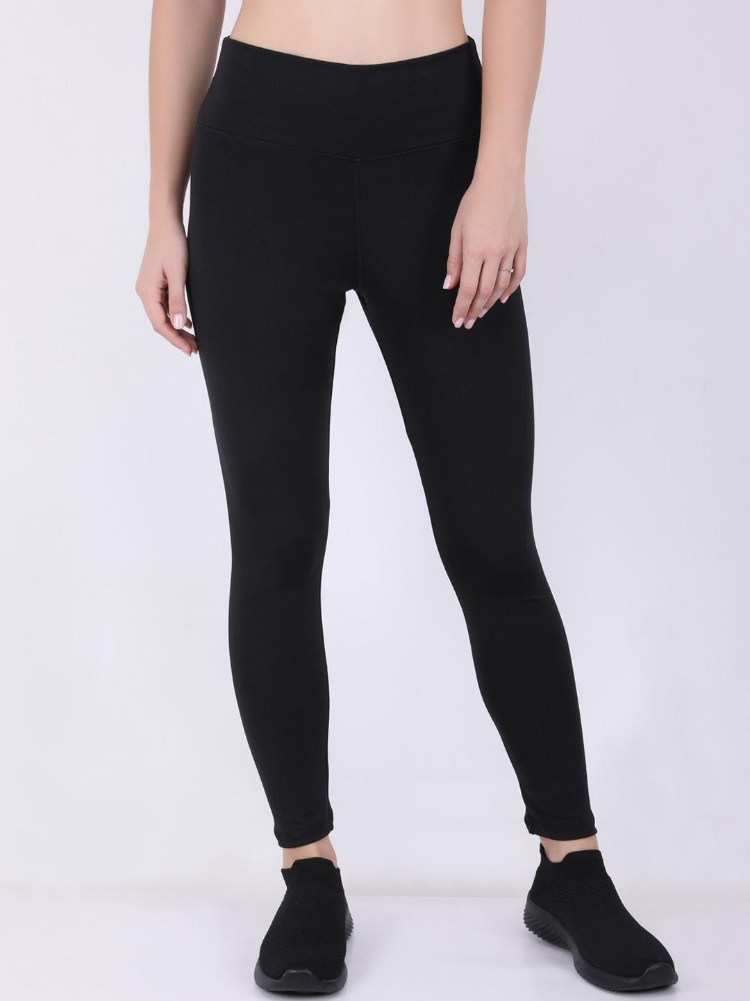 EVERDION Women Black Solid Skinny Fit Tights Price in India