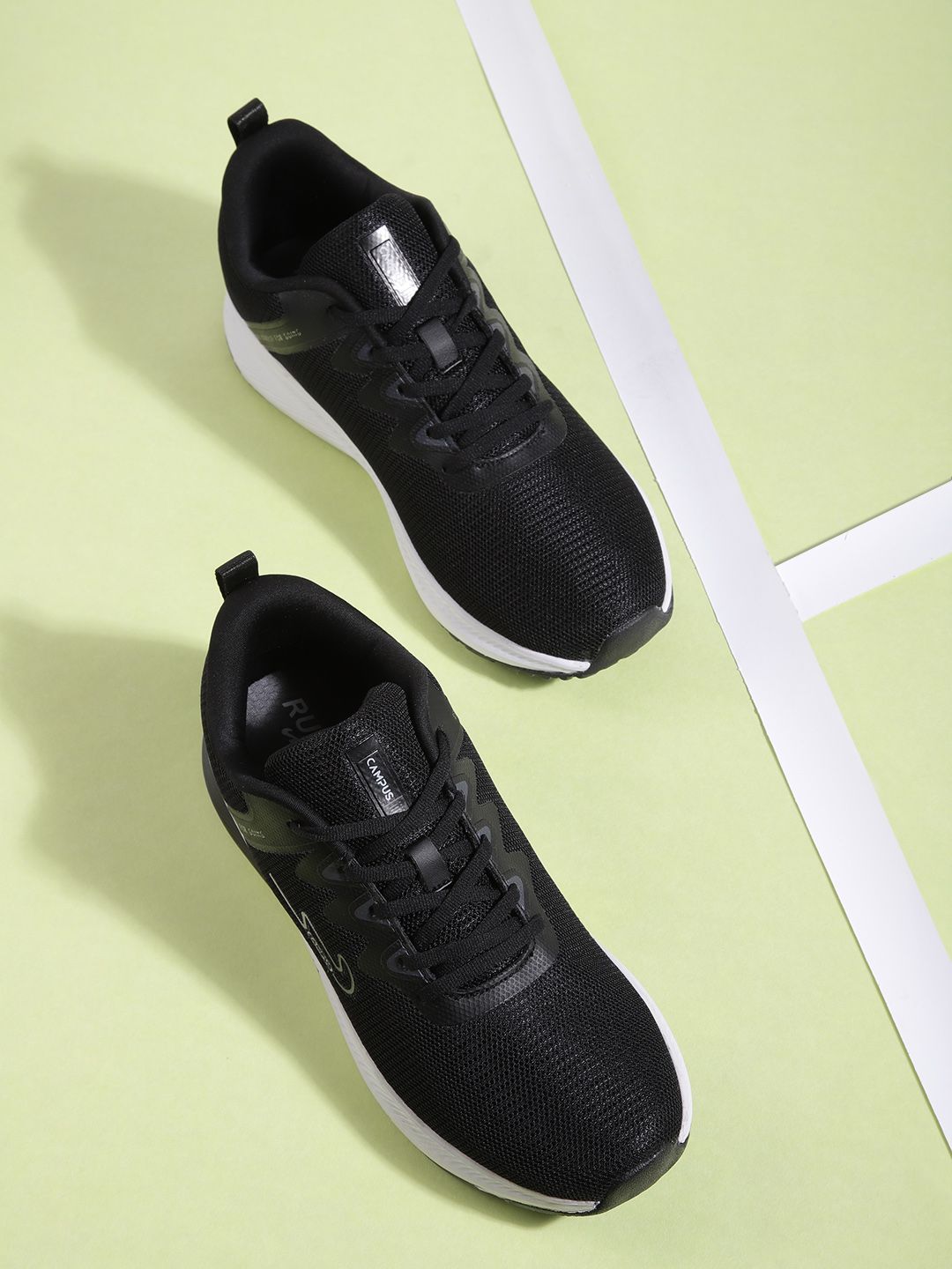 Campus Men Black Woven Design Running Shoes