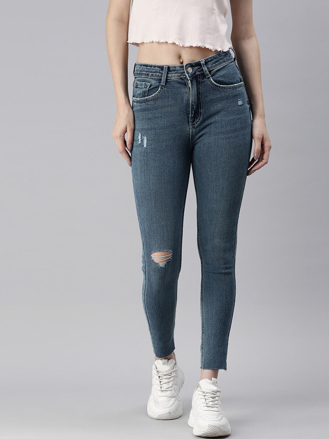 SHOWOFF Women Blue Skinny Fit Mildly Distressed Light Fade Stretchable Jeans Price in India