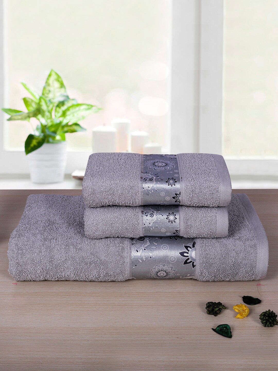 RANGOLI Set Of 3 Grey Solid 450GSM Pure Cotton Towel Set Price in India