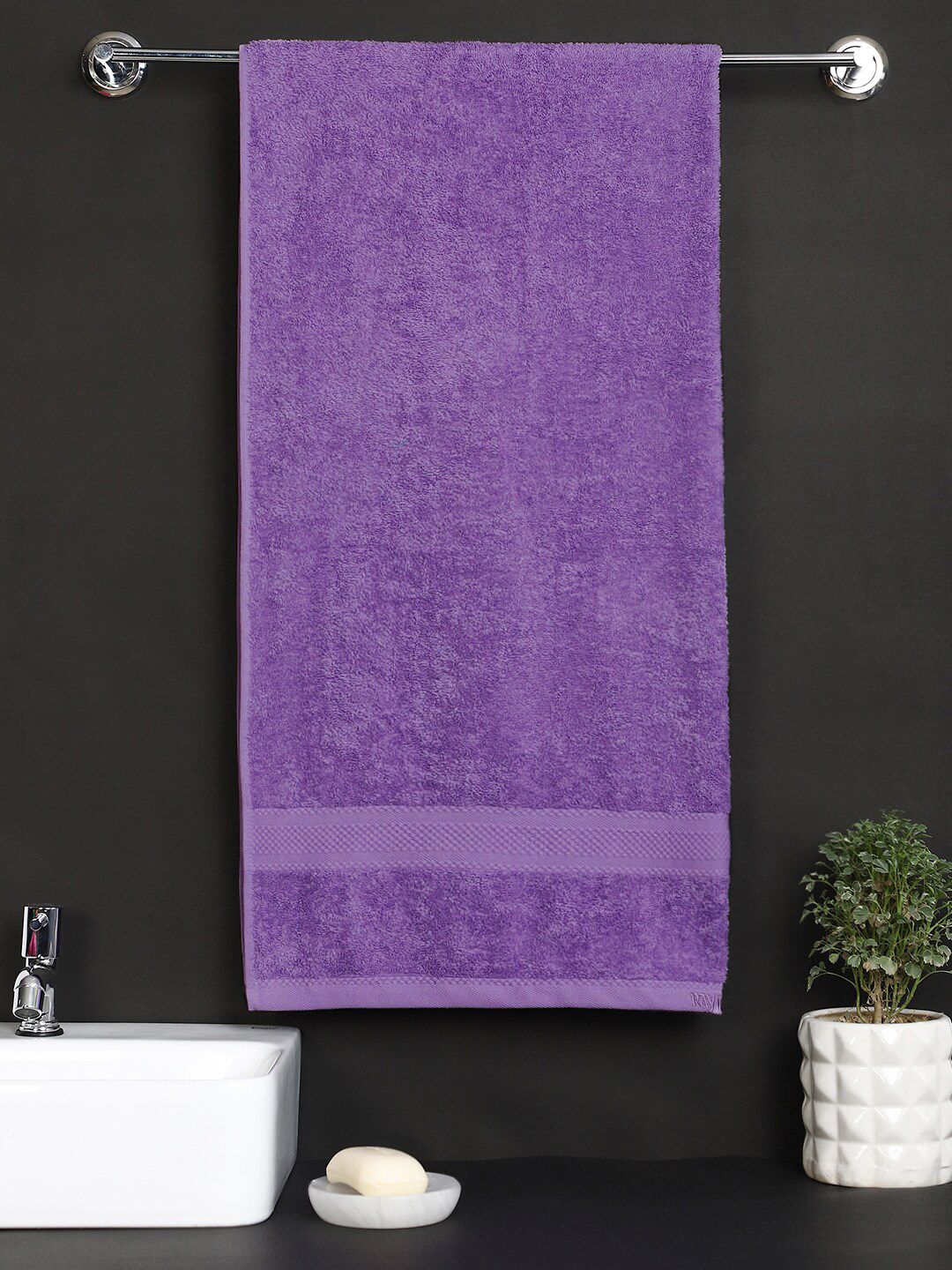 Raymond Home Unisex Purple Solid 450 GSM Cotton Bath Towels Price in India