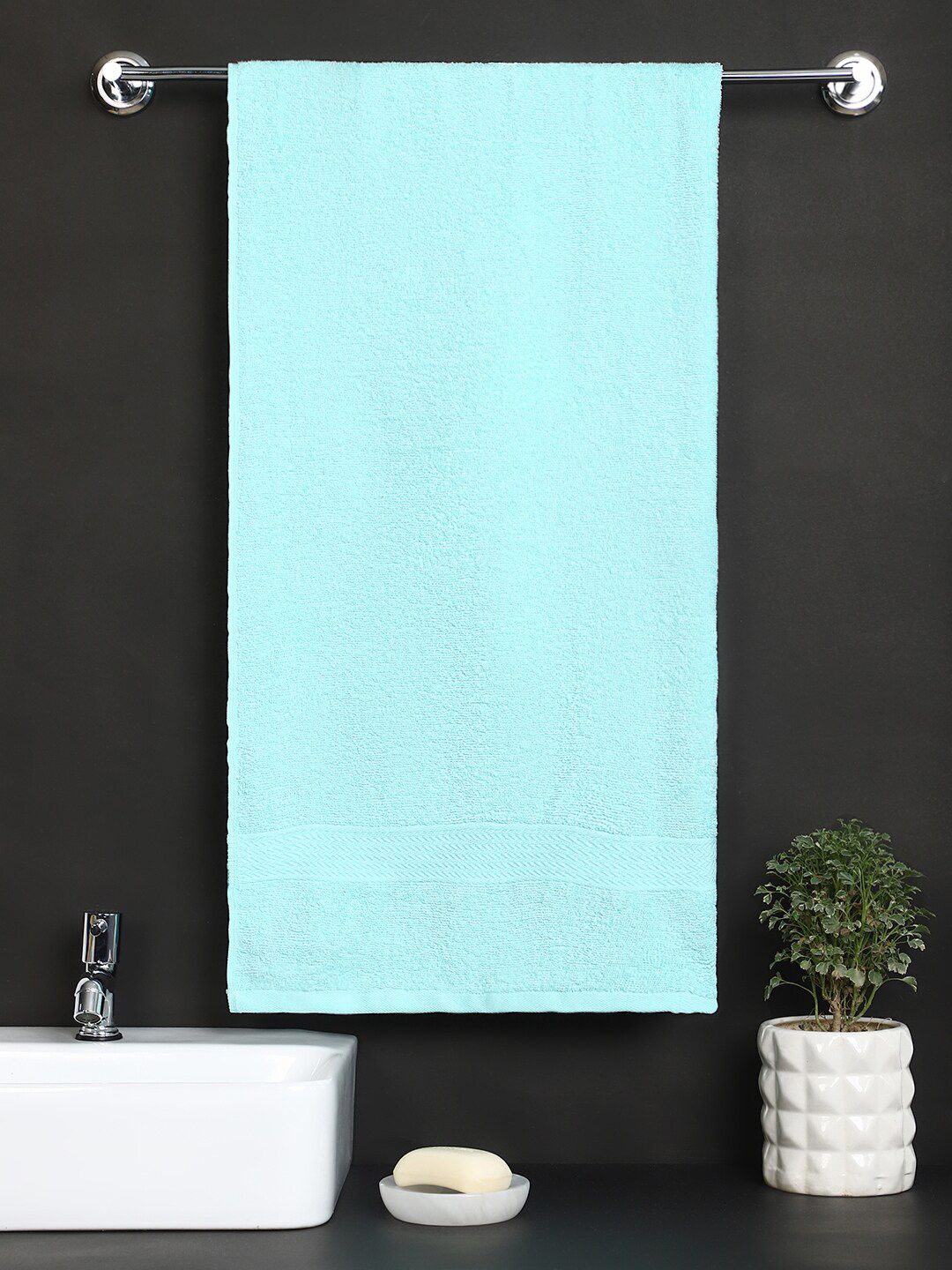 Raymond Home Unisex Green Solid 380 GSM Pure Cotton Bath Towels Price in India