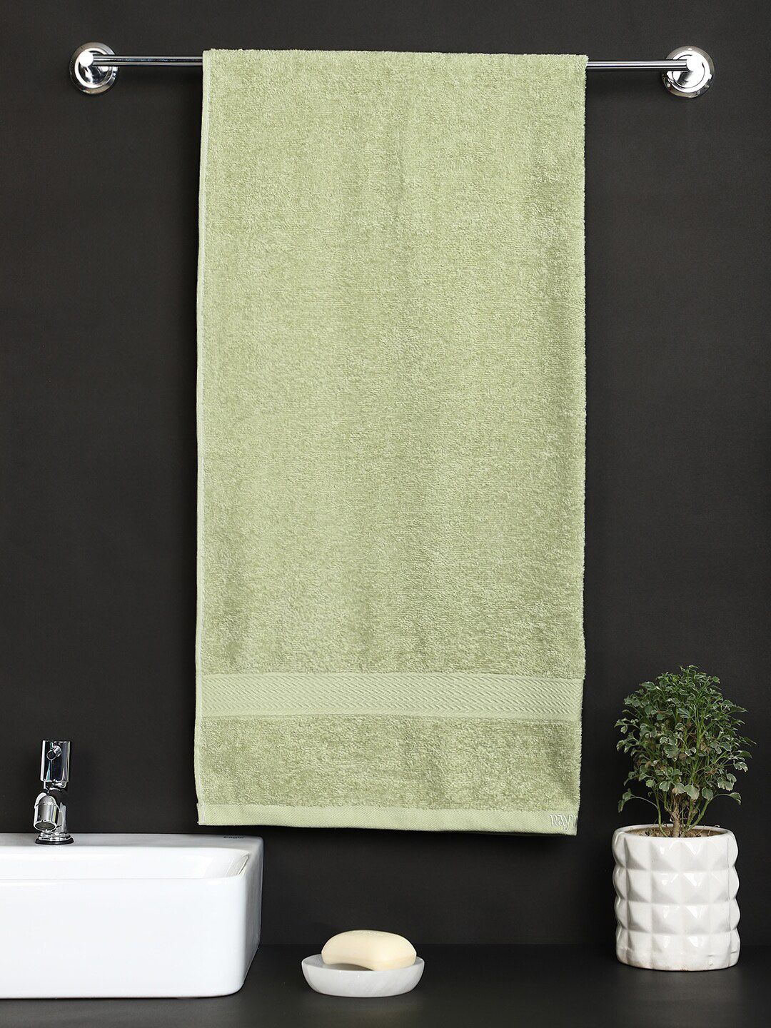 Raymond Home Green Solid 380 GSM Pure Cotton Bath Towels Price in India