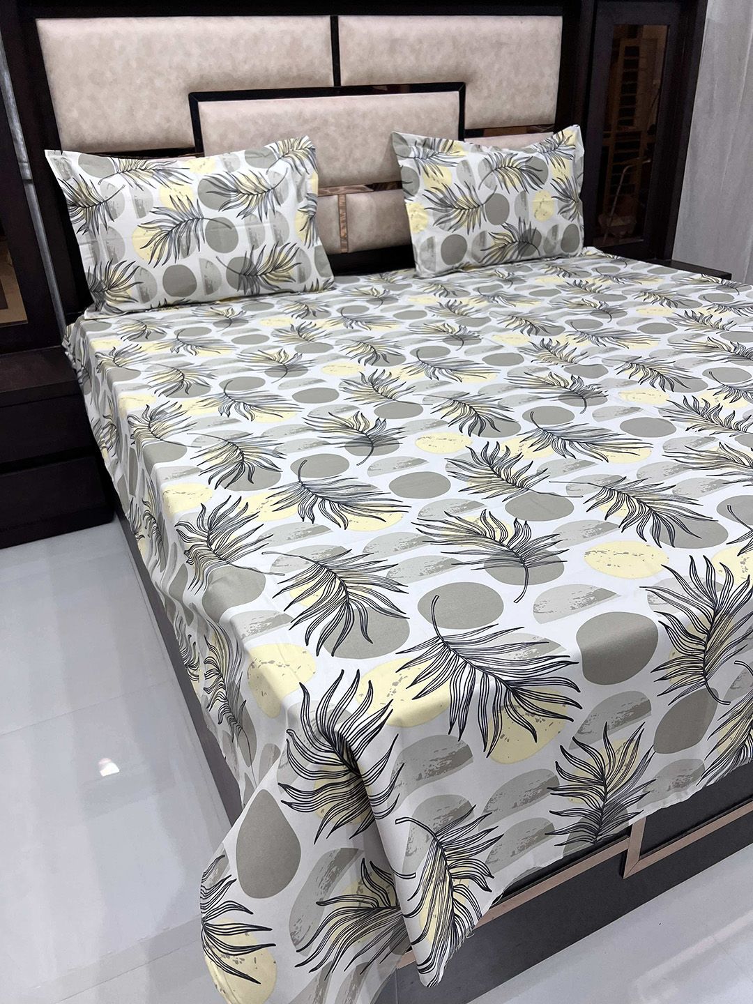 Pure Decor Grey & Off White Floral 260 TC Queen Bedsheet with 2 Pillow Covers Price in India