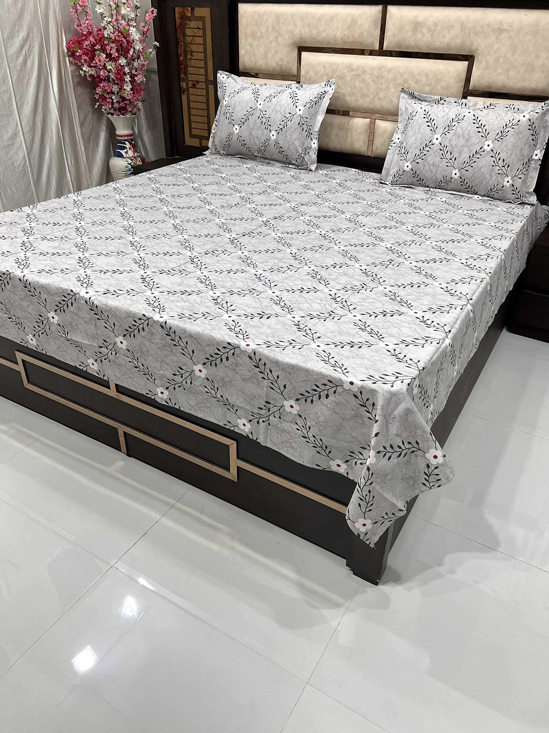 Pure Decor Unisex Grey 260 TC Floral Print Pure Cotton Queen Size Bedsheet Price in India