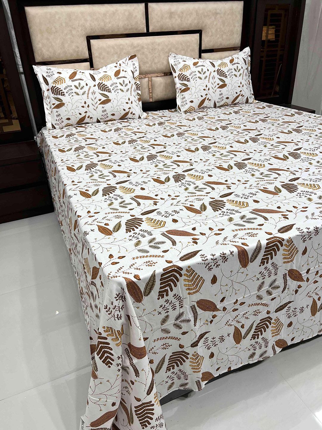 Pure Decor Orange & White Floral 400 TC King Bedsheet with 2 Pillow Covers Price in India