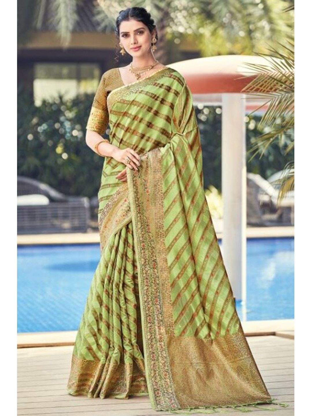 KARAGIRI Green & Gold-Toned Striped Organza Saree Price in India
