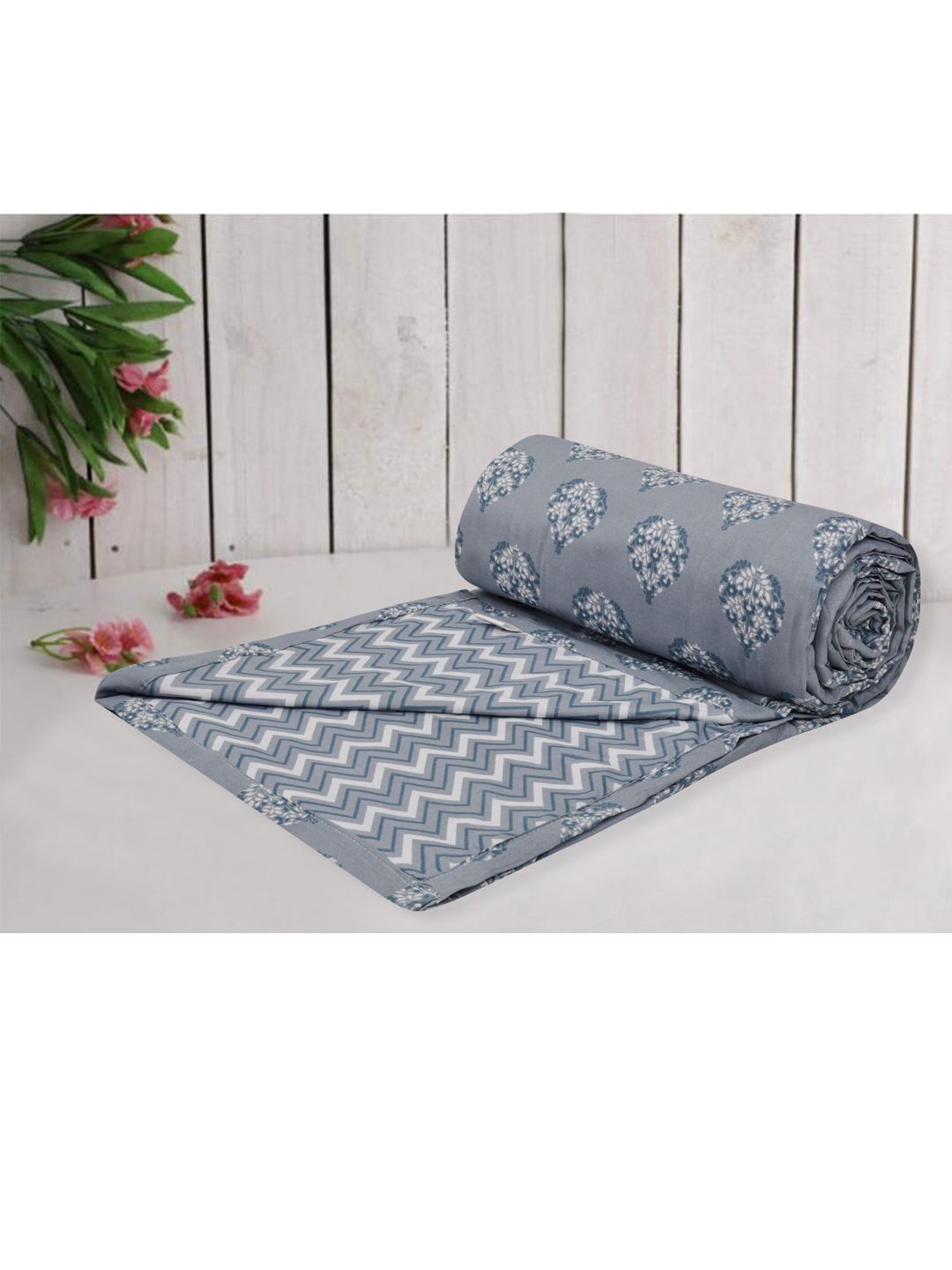 Trance Home Linen Grey & White Geometric AC Room 210 GSM Single Bed Dohar Price in India