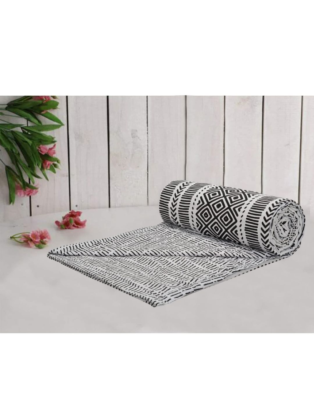 Trance Home Linen Black & White Geometric AC Room 210 GSM Double Bed Dohar Price in India