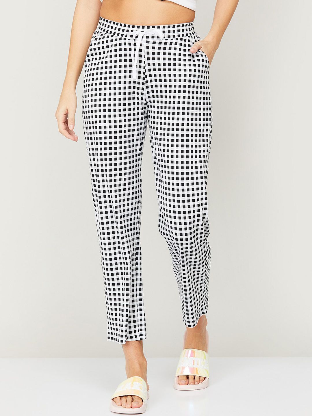 Ginger by Lifestyle Women White & Black Checked Cotton Lounge Pants Price in India