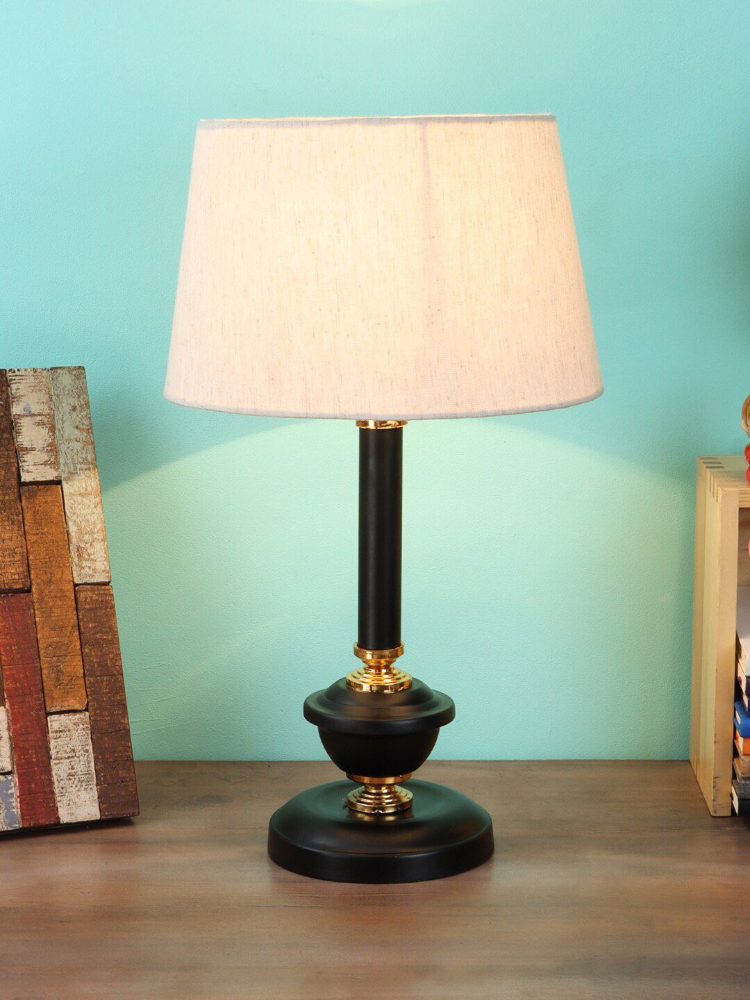 foziq White & Black Textured Table Lamps With Shade Price in India