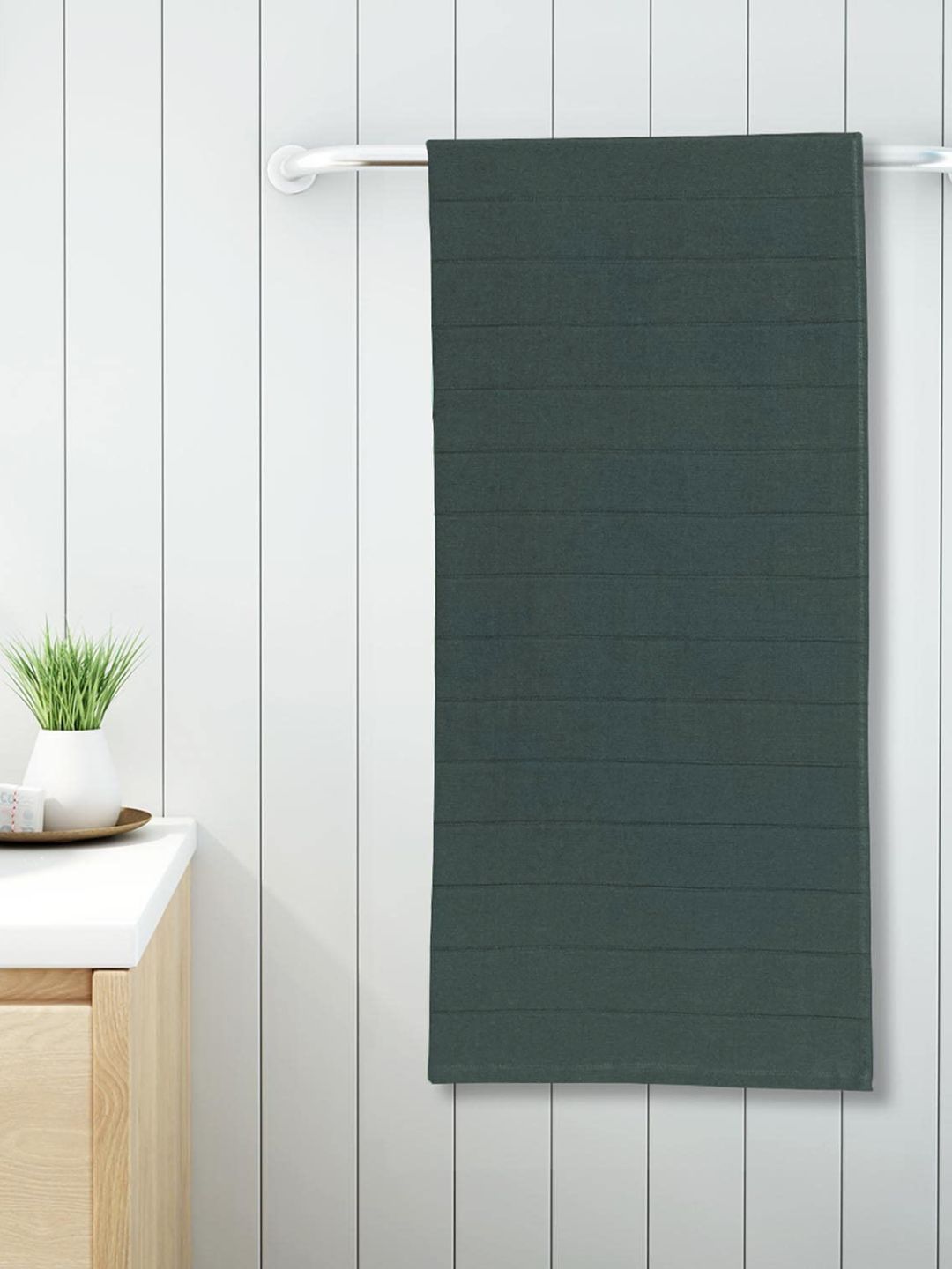 Sleeping Owls- because your sleep matters Olive Green Solid GSM 250 Bath Towel Price in India