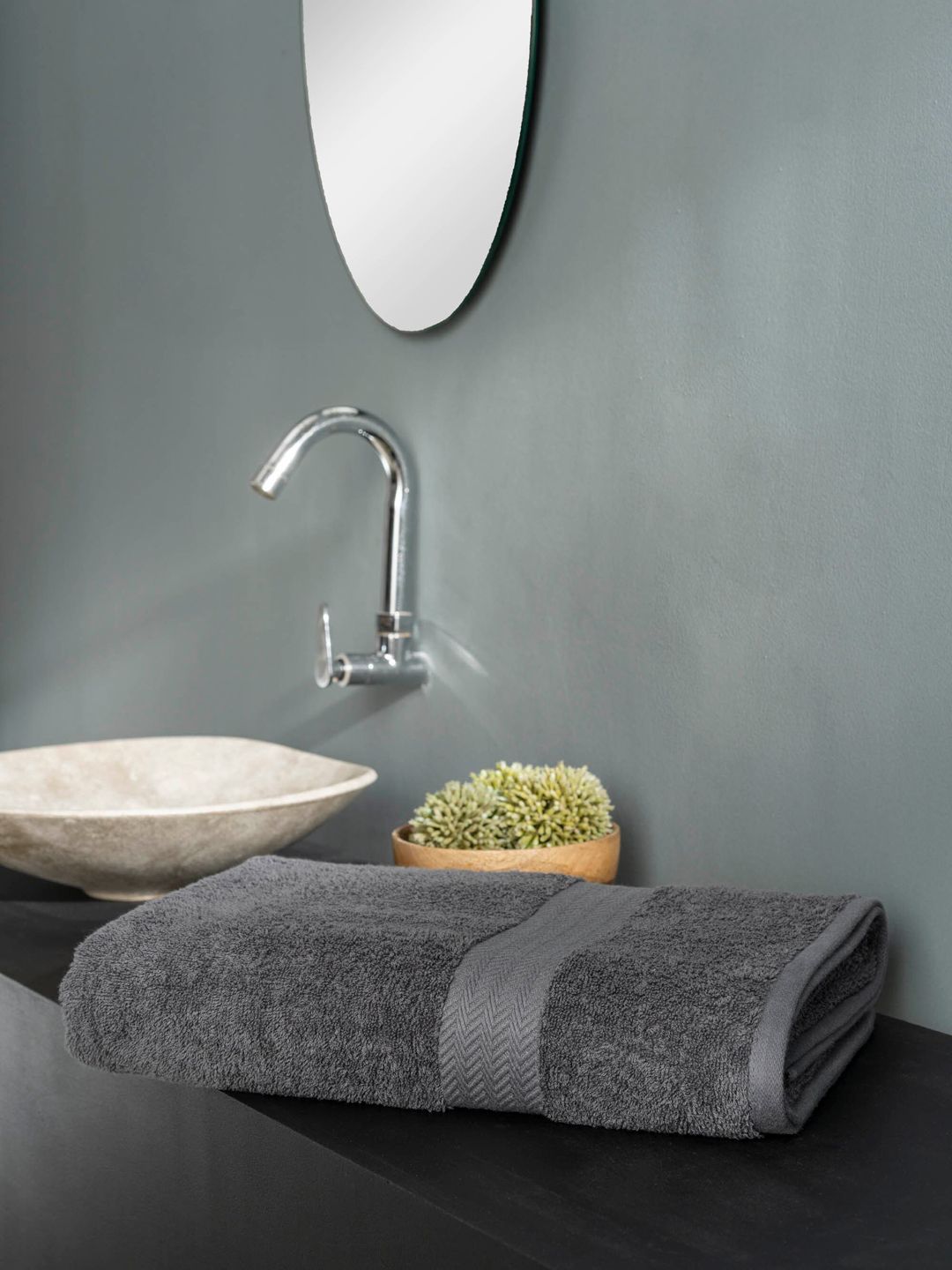 DDecor Grey Solid 500 GSM Cotton Bath Towel Price in India