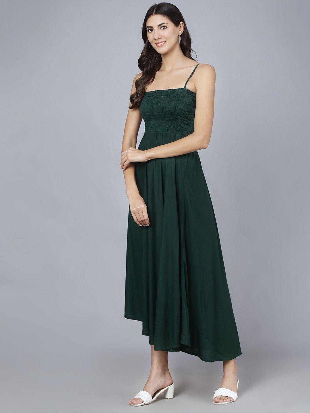 Vastralay Green Solid Midi Dress Price in India