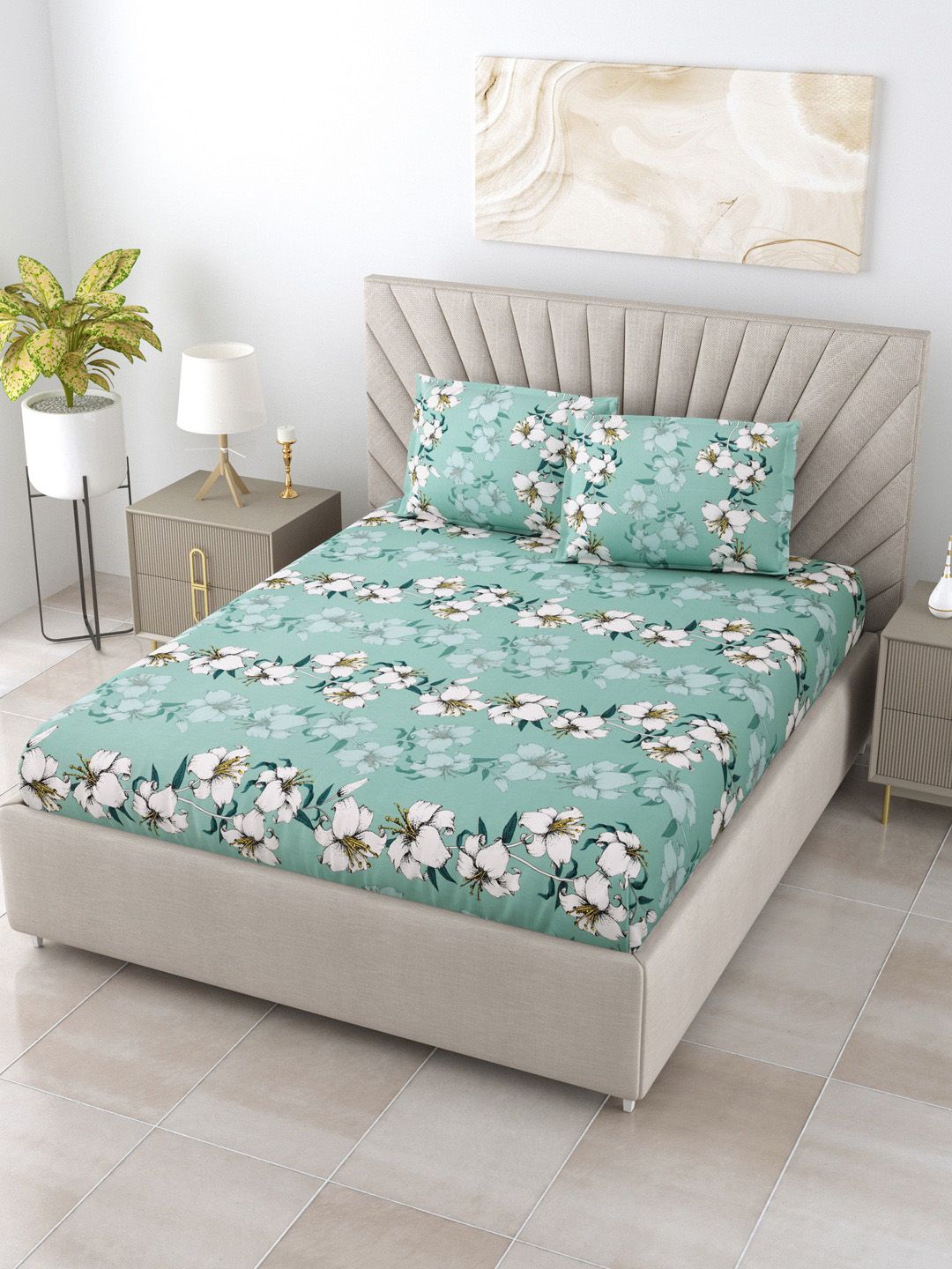 Salona Bichona Green & White Floral 180 TC Queen Bedsheet with 2 Pillow Covers Price in India