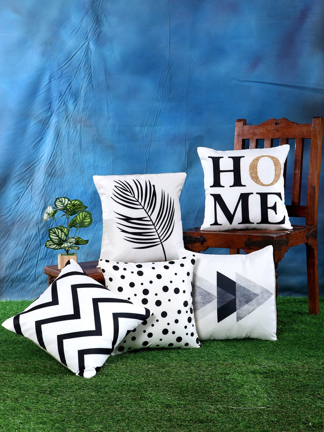 SOKNACK White & Black Pack of 5 Geometric Square Cushion Covers Price in India