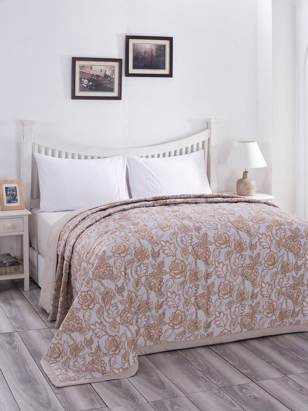 MASPAR Beige & White Floral AC Room 120 GSM Double Bed Quilt Price in India