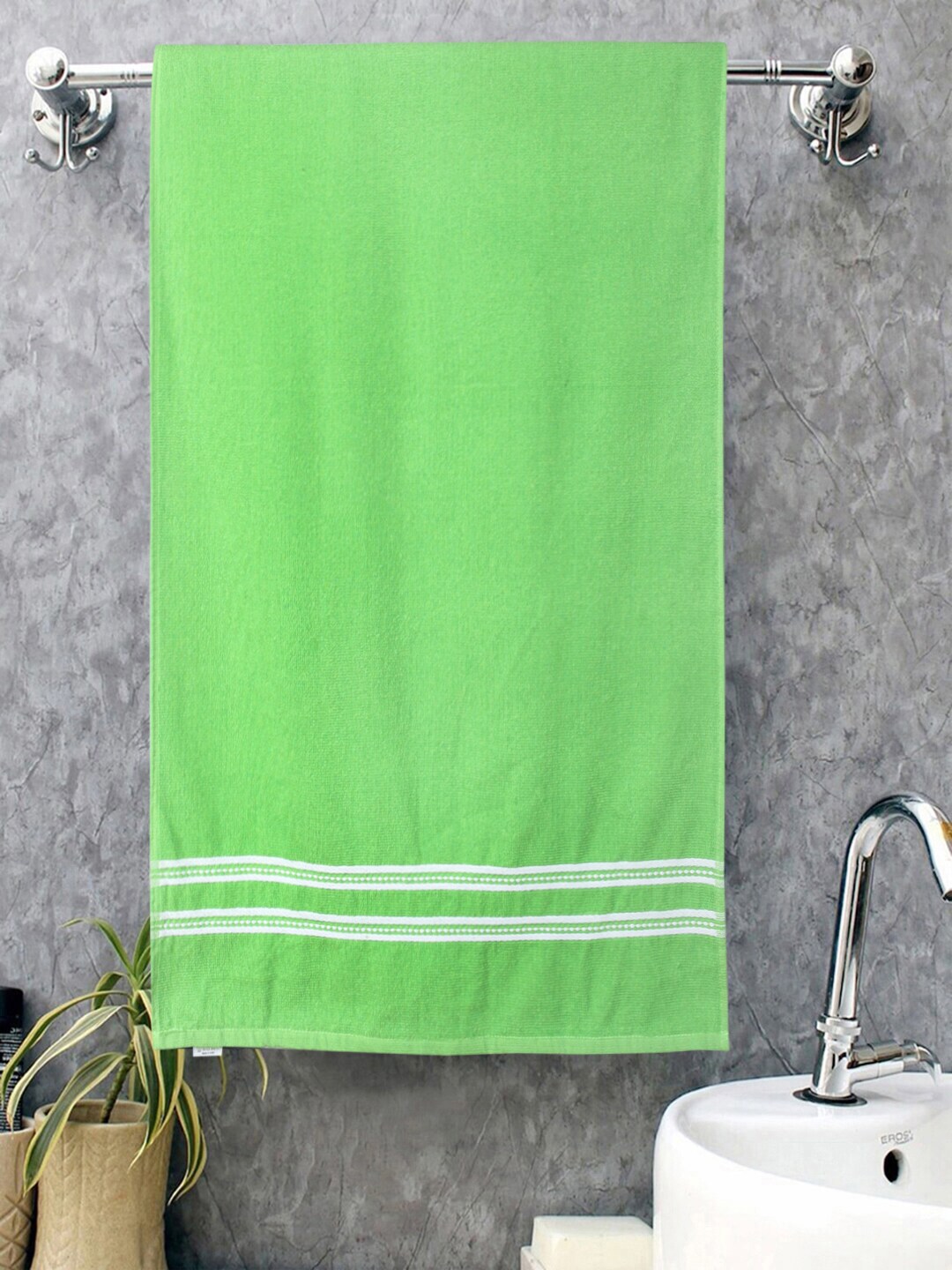 ROMEE Pack Of 2 Green 500 GSM Cotton Bath Towels Price in India
