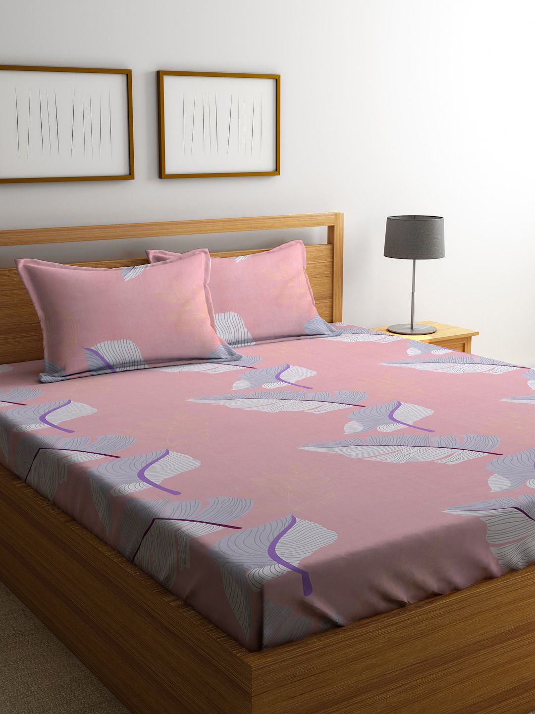 SOKNACK Peach-Coloured & White Floral 300 TC Queen Bedsheet with 2 Pillow Covers Price in India