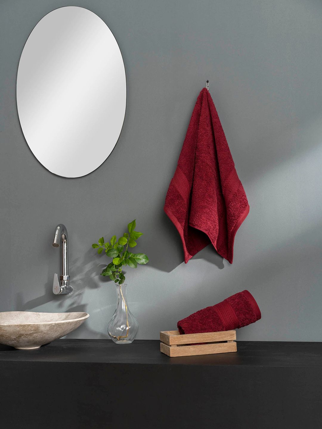 DDecor Set Of 2 Magenta Red Solid 500 GSM Cotton Hand Towels